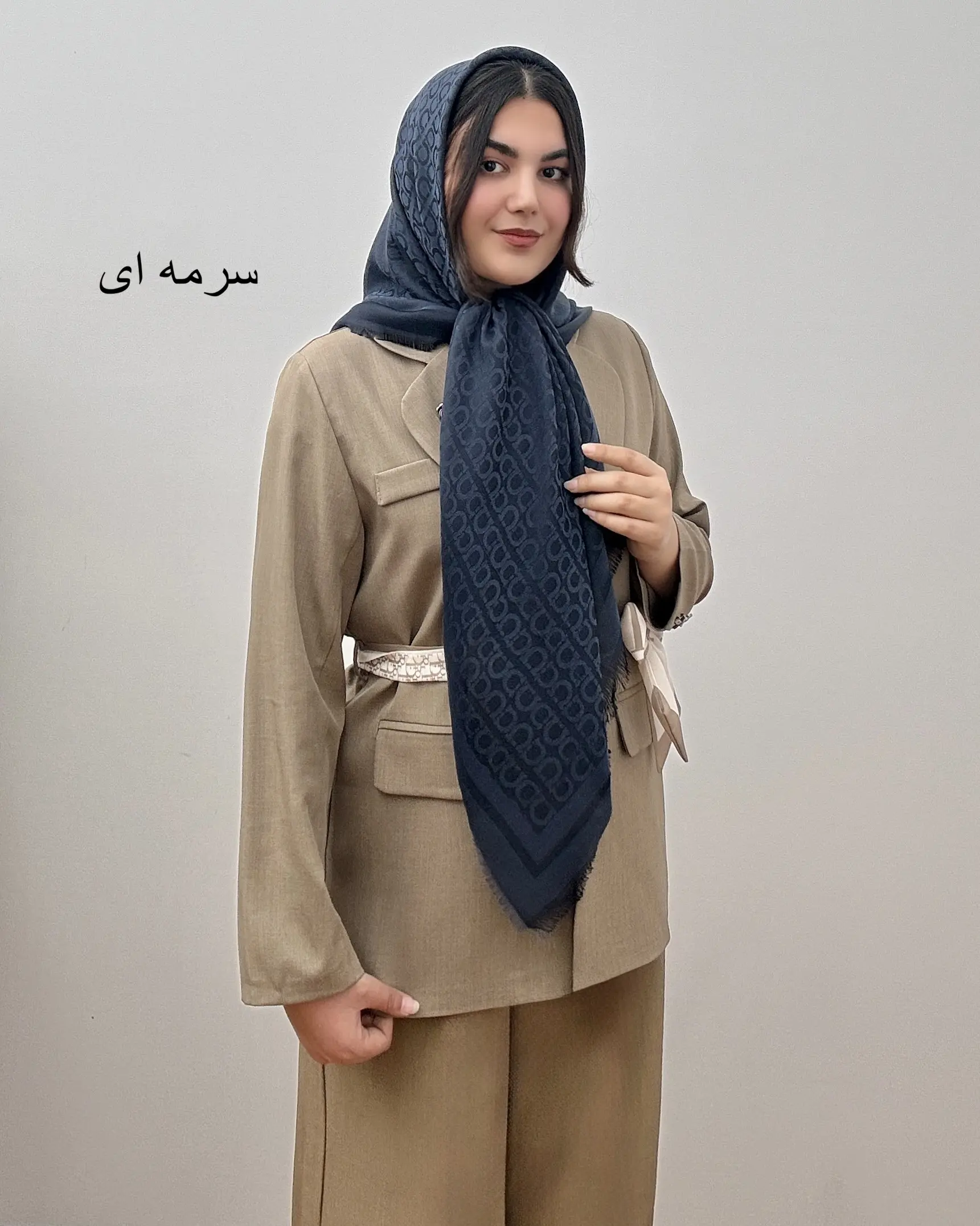 روسری طرحدار نخی